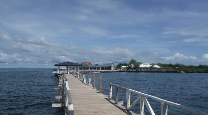 Beautiful Entry Way to Gilutongan Island