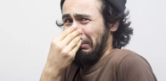 A powerful sneeze unveils the fascinating health benefits hidden within the sudden burst.