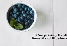 A vibrant assortment of fresh blueberries symbolizes their role in promoting brain health and protecting against neurodegenerative diseases.